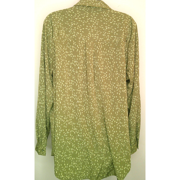 Evri Women's Button-down 1X Army Green Long Sleeve Blouse - Picture 4 of 7